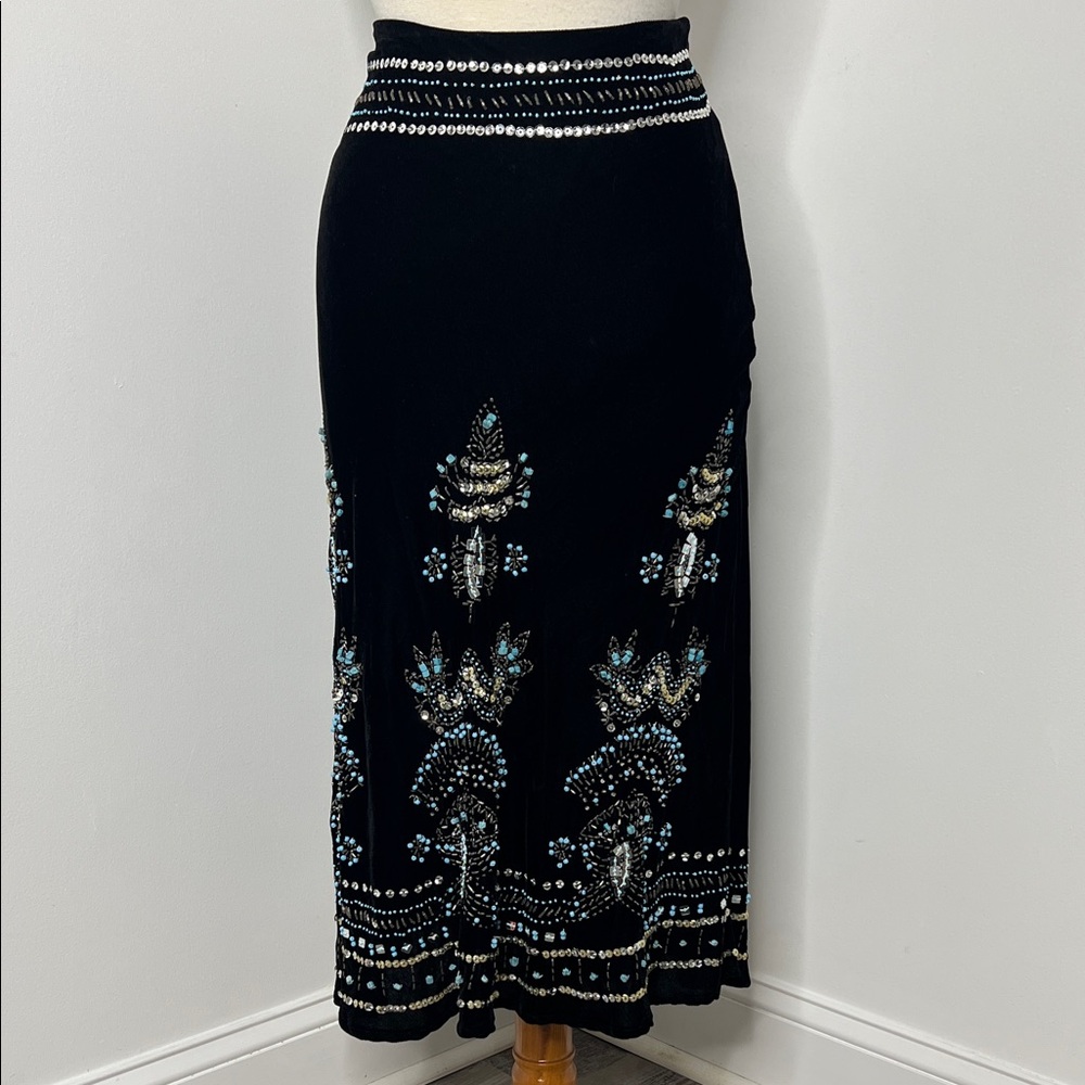 CAROLE LITTLE Embellished Black Velvet‎ Skirt Size 6